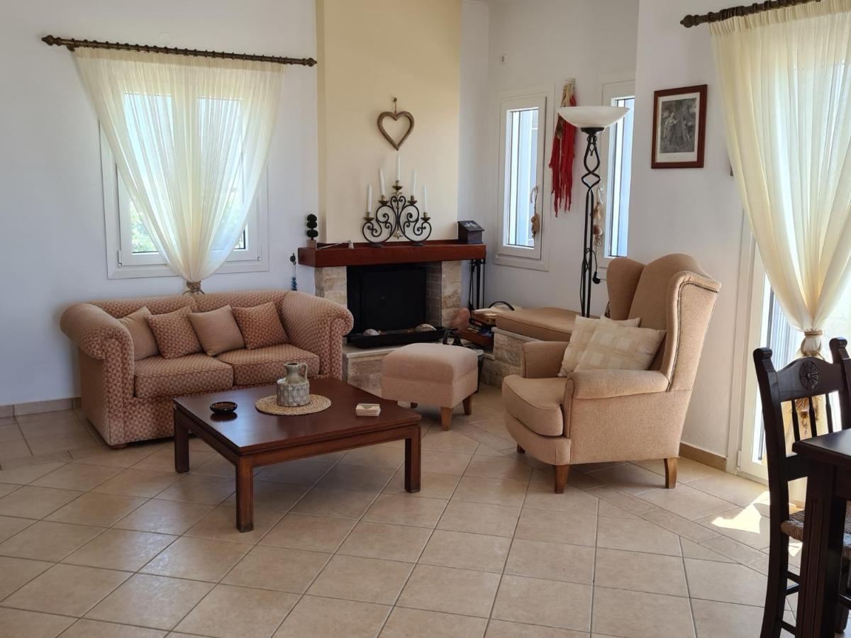 Milos Sun Villa Peran Triovasalos Exteriör bild