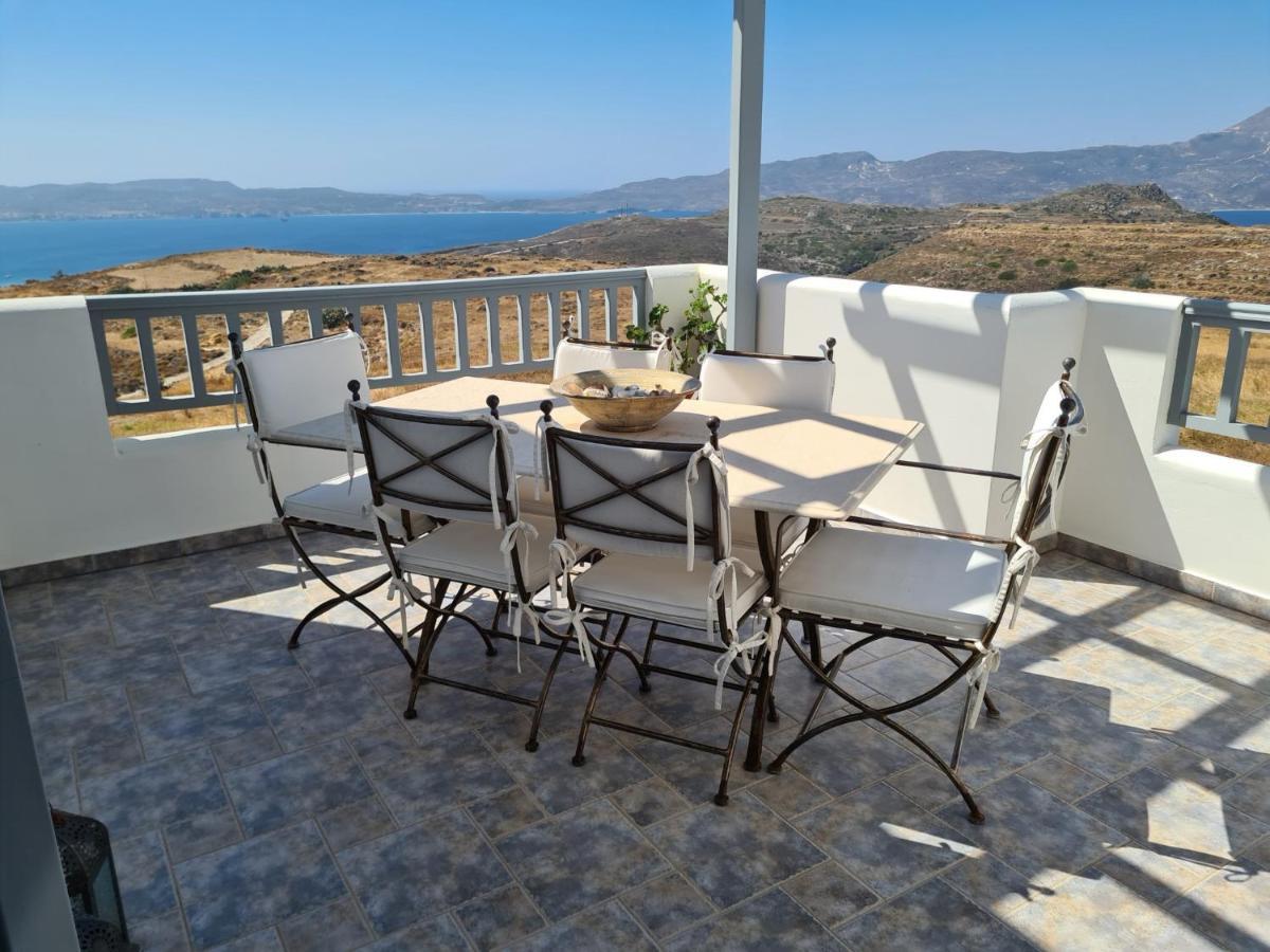 Milos Sun Villa Peran Triovasalos Exteriör bild