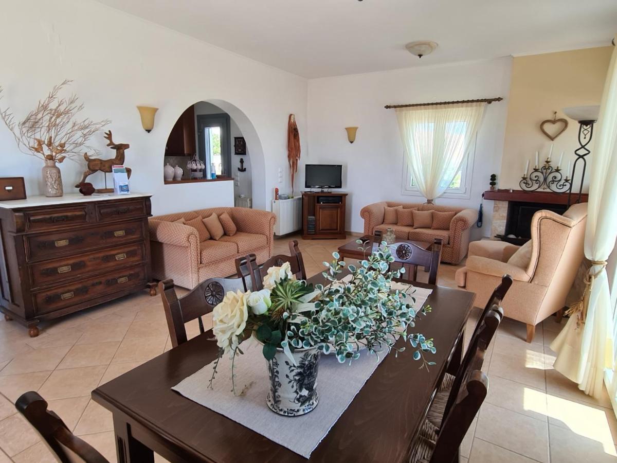 Milos Sun Villa Peran Triovasalos Exteriör bild
