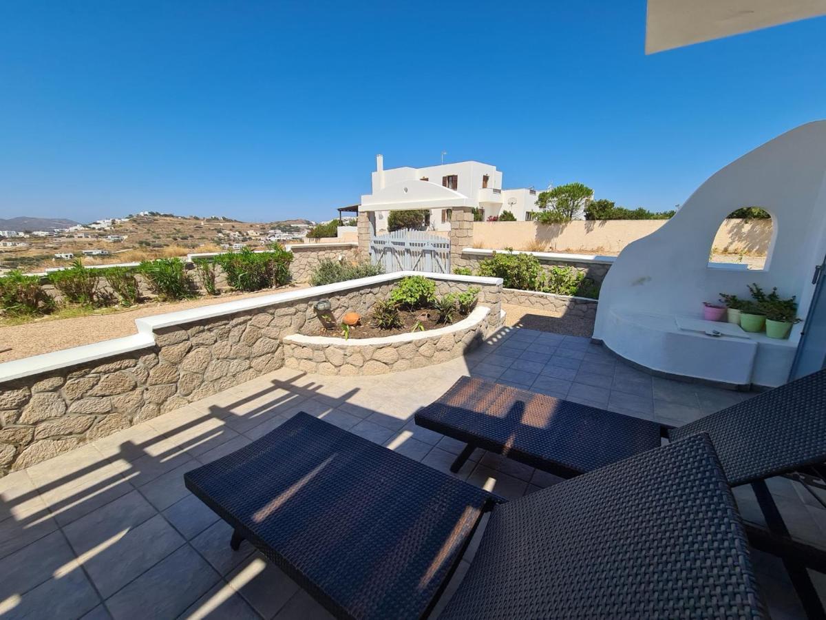 Milos Sun Villa Peran Triovasalos Exteriör bild
