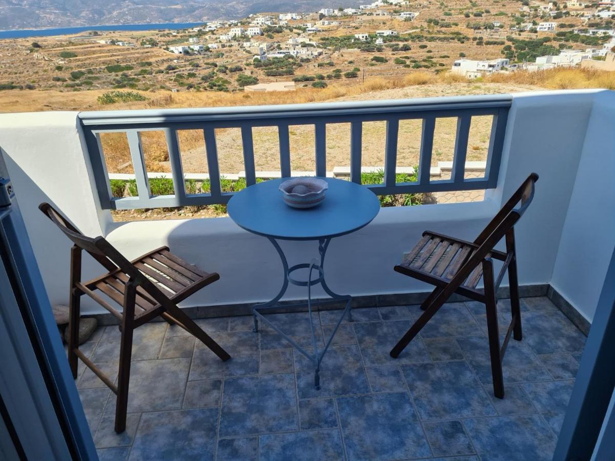 Milos Sun Villa Peran Triovasalos Exteriör bild