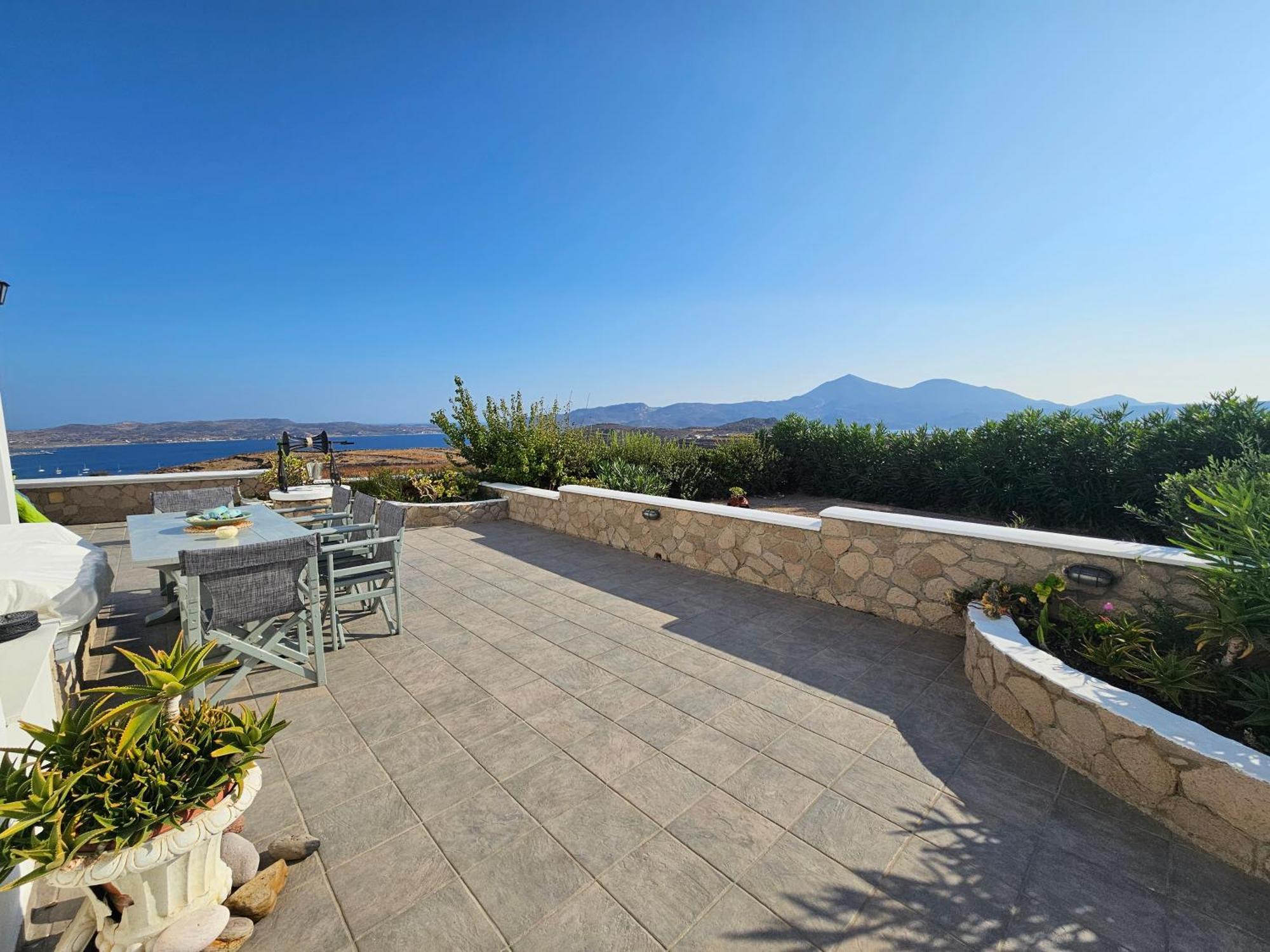 Milos Sun Villa Peran Triovasalos Exteriör bild