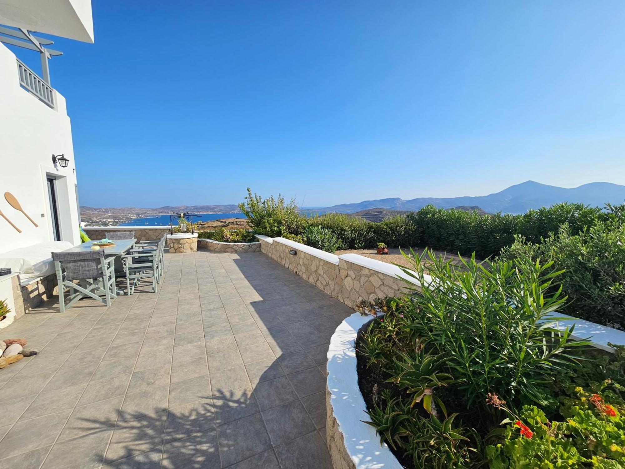 Milos Sun Villa Peran Triovasalos Exteriör bild